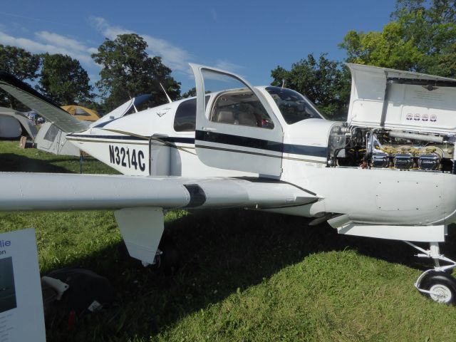 Beechcraft 35 Bonanza (N3214C)