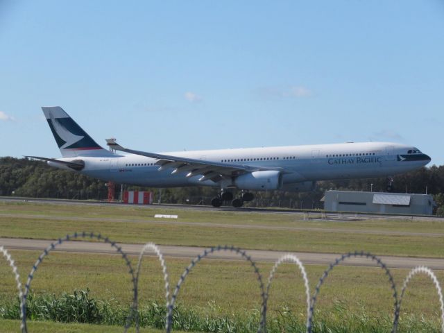 Airbus A330-300 (B-LAD)