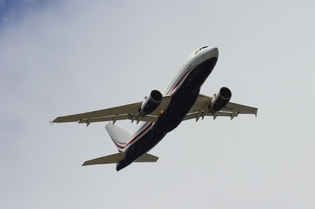 Airbus A319 —