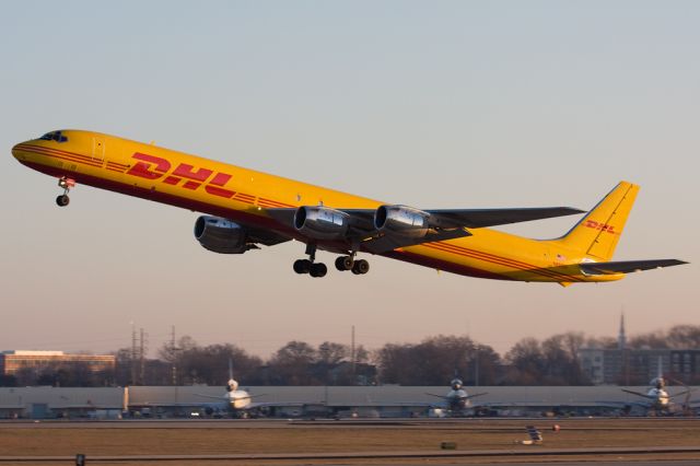 McDonnell Douglas DC-8-70 (N805DH) - DHL510 to Orlando (MCO).