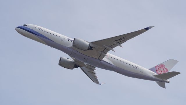 Airbus A350-900 (B-18903)