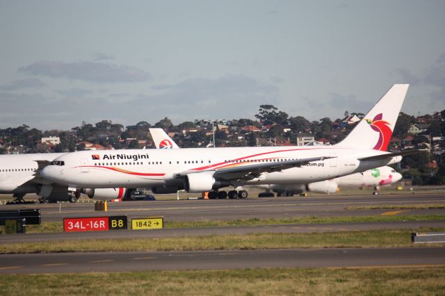 BOEING 767-300 (P2-PXW)