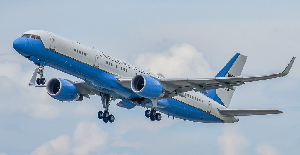 Boeing 757-200 (99-0004) - C-32 departs TYS yesterday after an afternoon training flight stop.