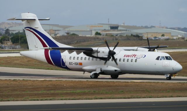 ATR ATR-72 (EC-ISX) - On txy D