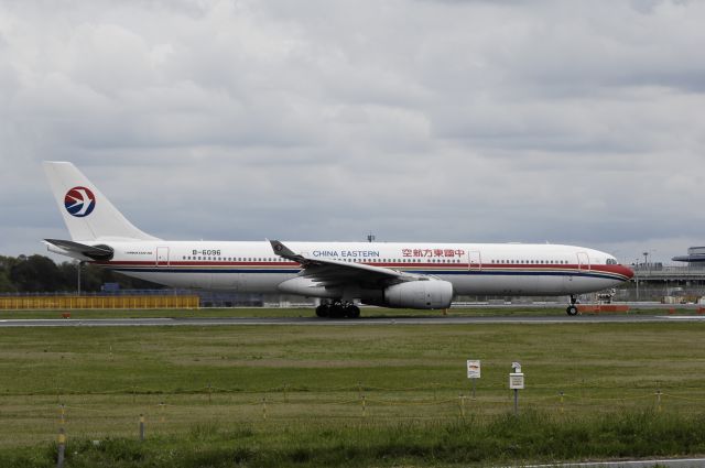 Airbus A330-300 (B-6096) - Departure at NRT Airport R/W16R on 2012/04/30