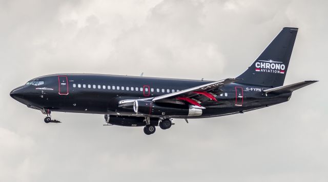 Boeing 737-200 (C-FYPN) - Chrono Aviation 732 operating for Sunwing Airlines approaching YYZ