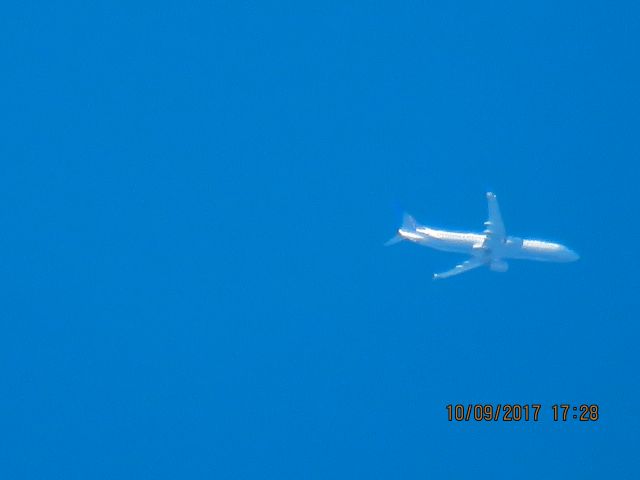 Boeing 737-900 (N39475)