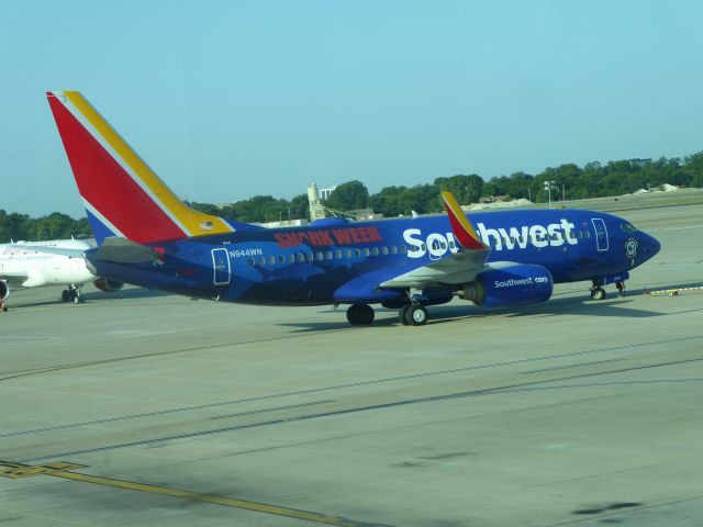 Boeing 737-700 (N944WN)