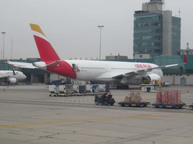 Airbus A350-900 (EC-OAX)
