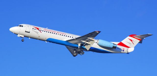 Fokker 100 (TYR608)