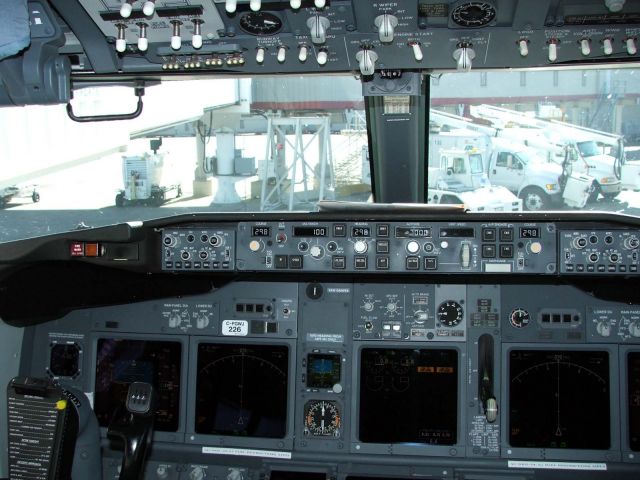 Boeing 737-700 (C-FGWJ) - On the ramp at CYEG Edmonton