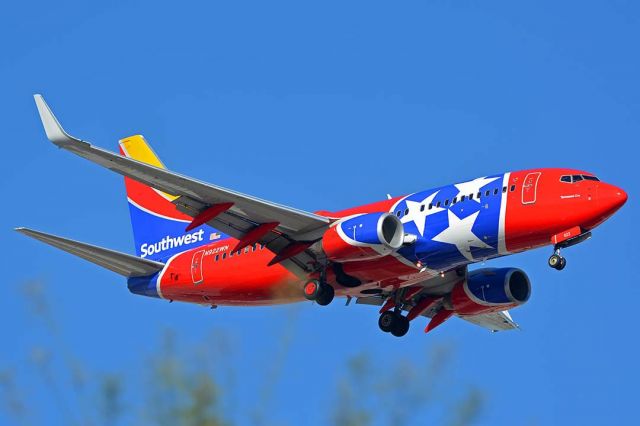 Boeing 737-700 (N922WN) - Southwest 737-7H4 N922WN Tennessee One at Sky Harbor on November 28, 2017.