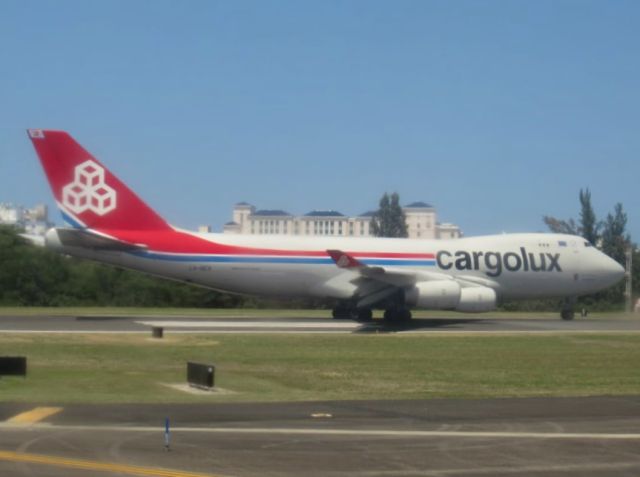 Boeing 747-400 (LX-OCV)