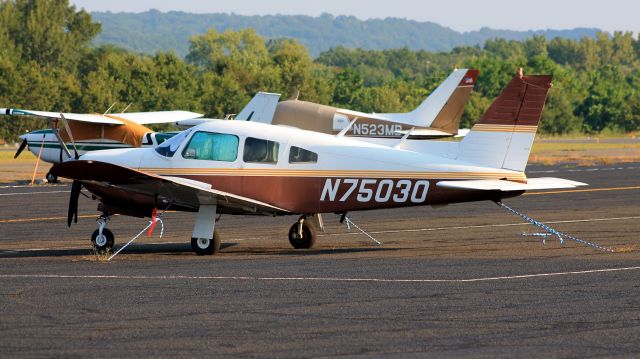 Piper Cherokee Arrow (N75030)