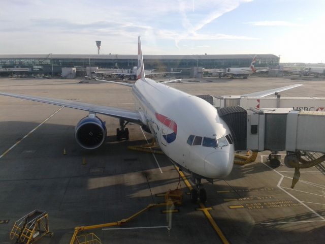 Boeing 777-200 (G-VIIB) - Terminal 5, London Heathrow - 28/12/2015