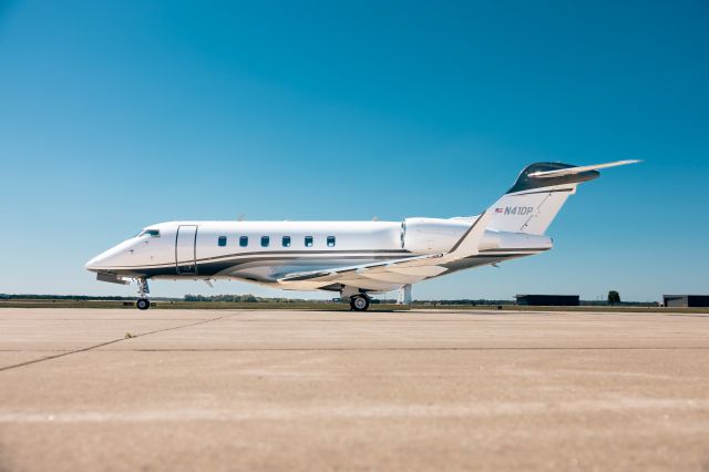 Bombardier Challenger 300 (N41DP)