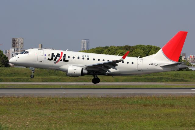 Embraer 170/175 (JA220J)