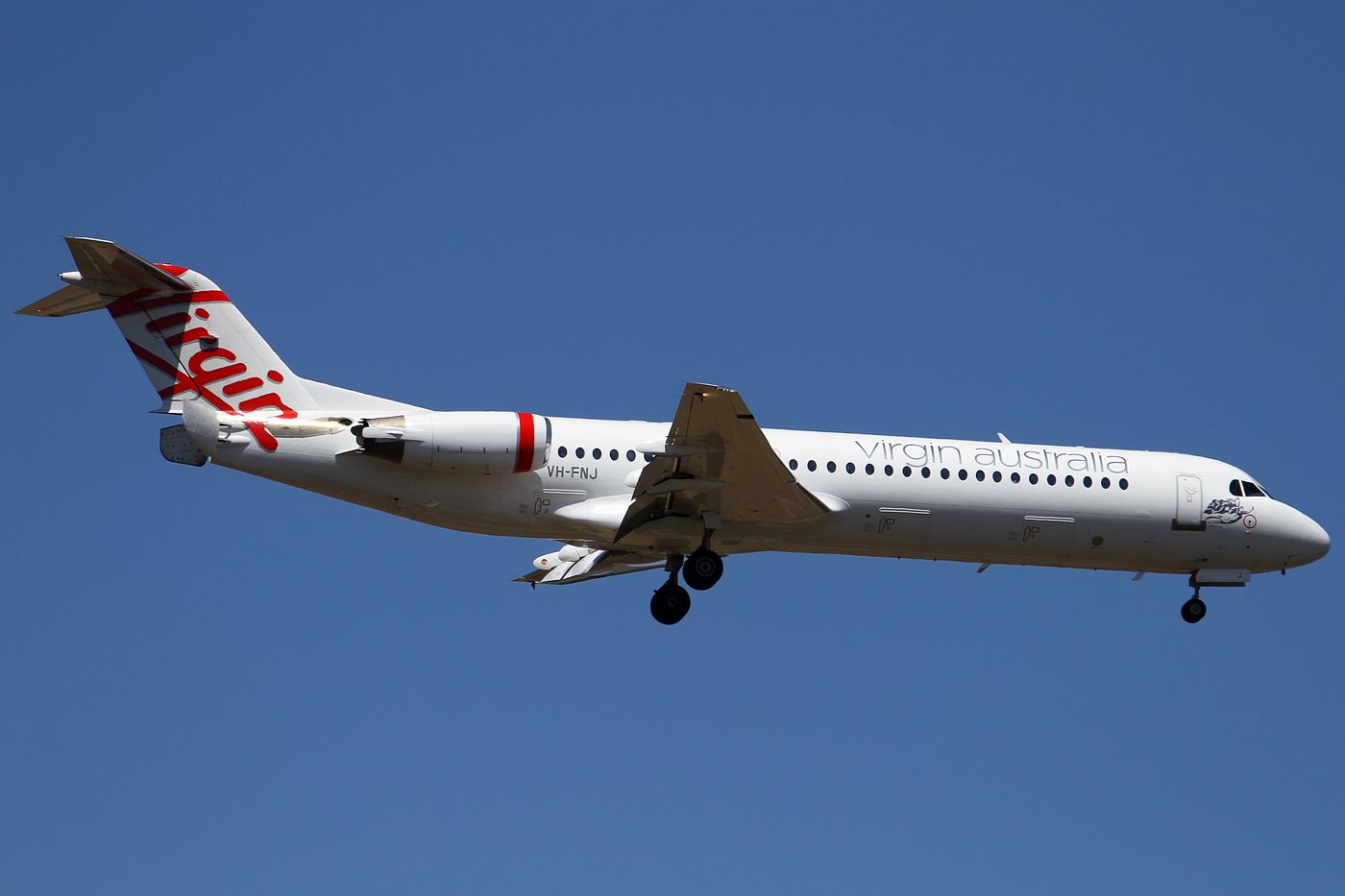 Fokker 100 (VH-FNJ)