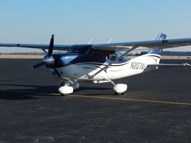Cessna 206 Stationair (N207AL)