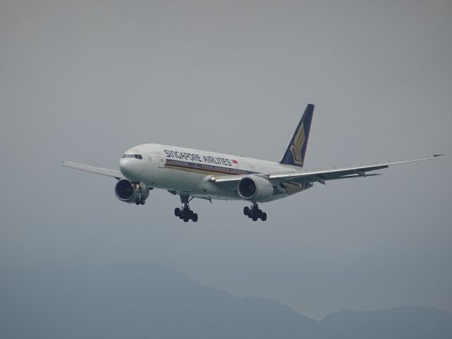 Boeing 777-200 (9V-SQM)