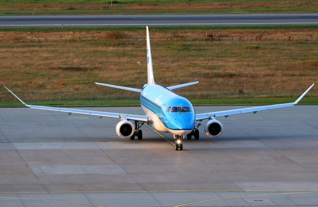 Embraer 170/175 (PH-EXM)