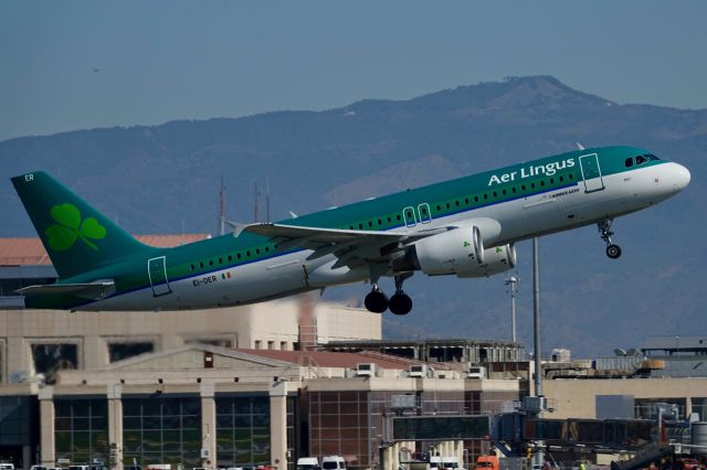 Airbus A320 (EI-DER)