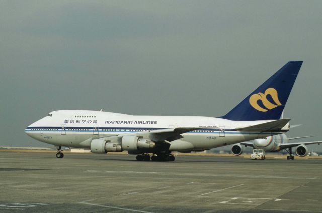 BOEING 747SP (N4522V) - Taxing at Tokyo-Haneda Intl Airport on 1997/01/31