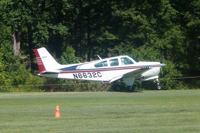 Beechcraft Bonanza (33) (N6632C)