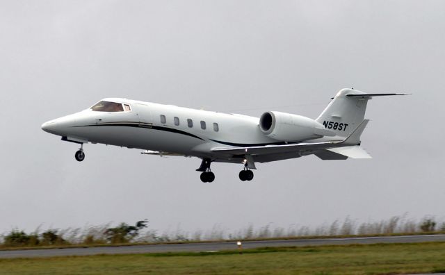 Learjet 60 (N58ST)