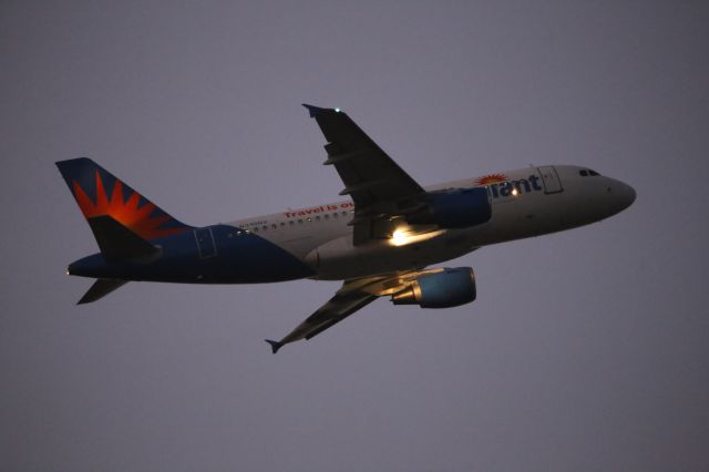 Airbus A319 (N310NV)