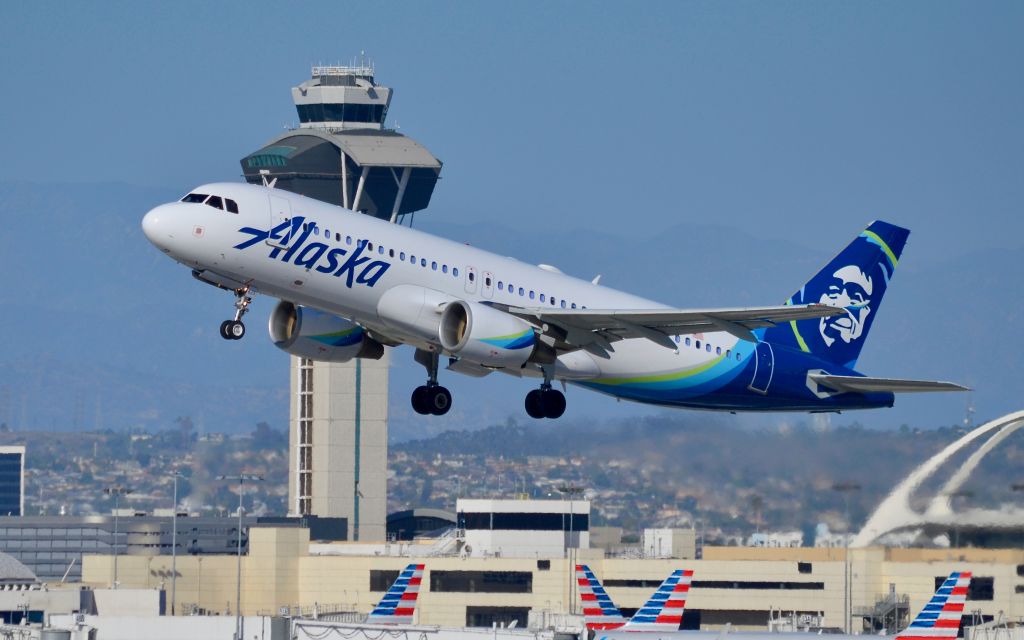 Airbus A320 (N625VA)