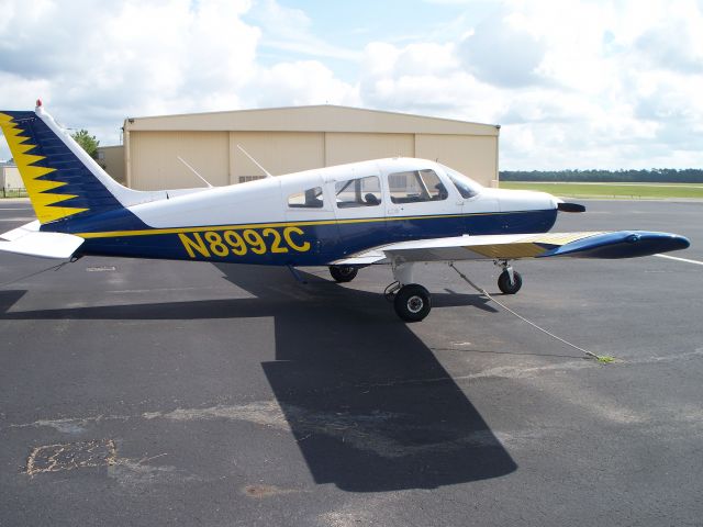 Piper Cherokee (N8992C) - Parked at CXO.