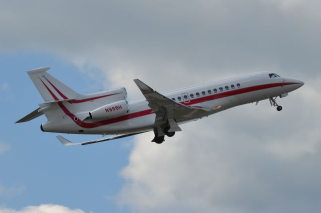 Dassault Falcon 8X (N988H) - HONEYWELL INTERNATIONAL INC departing KCLT - 5/6/21