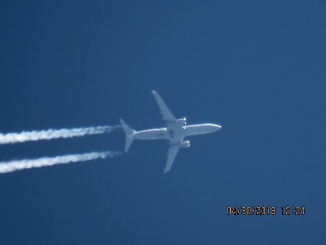 Boeing 737-800 (N33209)