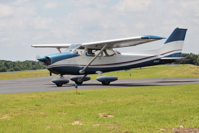 Cessna Skyhawk (N20697)