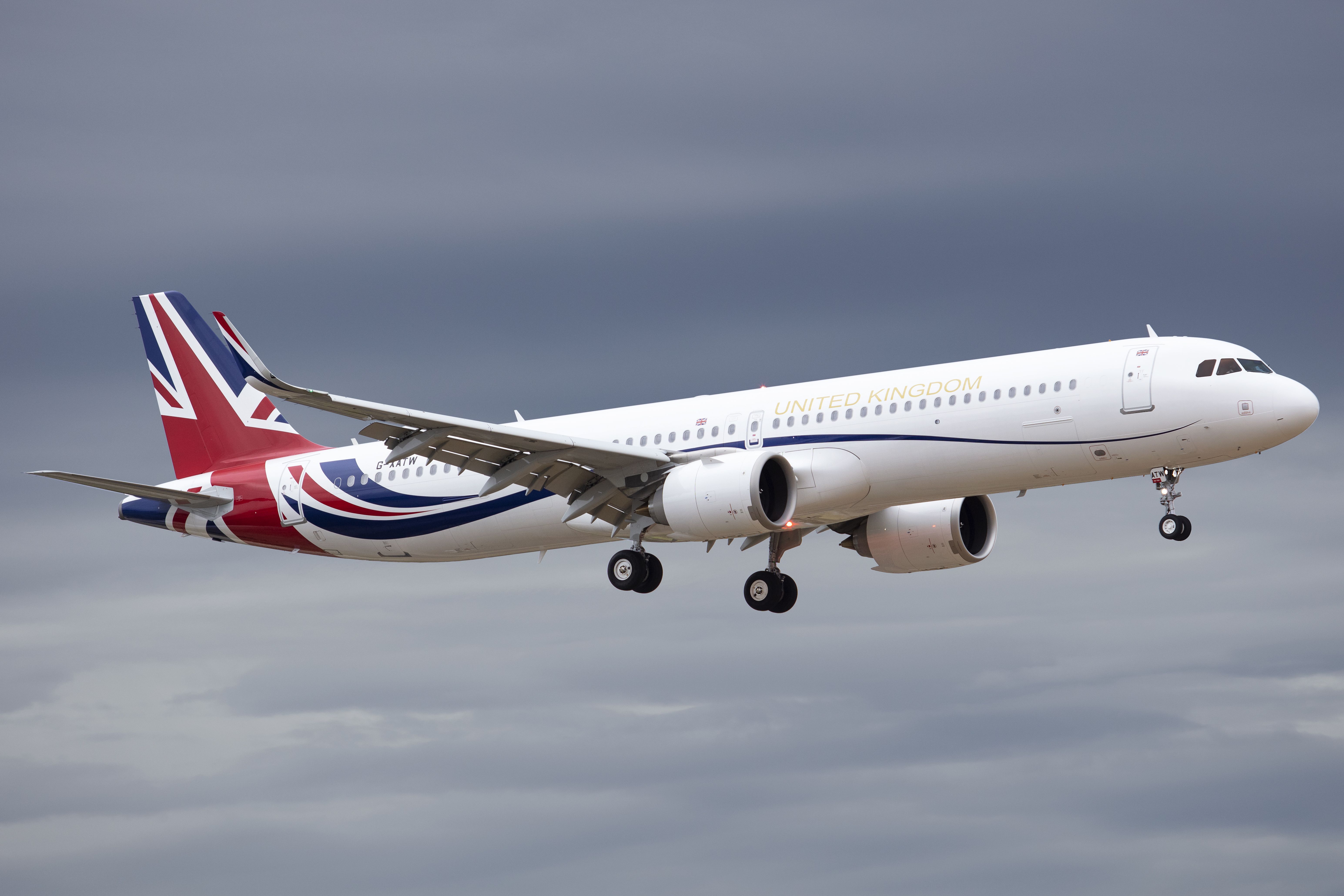 G-ATXW — - On approach to runway 05 on a gloomy day, a first time visitor, Titan Airways A321 Neo. Build completed in Late 2020. Great livery, not unlike that of the Red Arrows. 