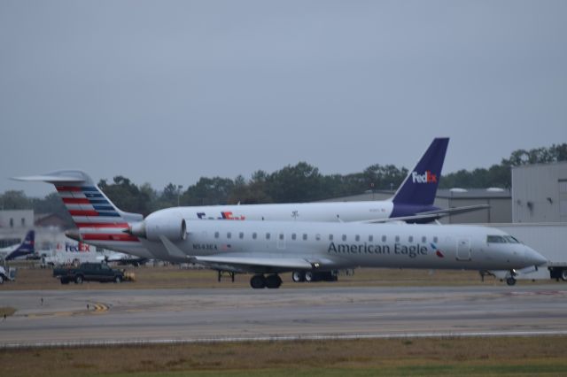 Canadair Regional Jet CRJ-700 (N543EA)