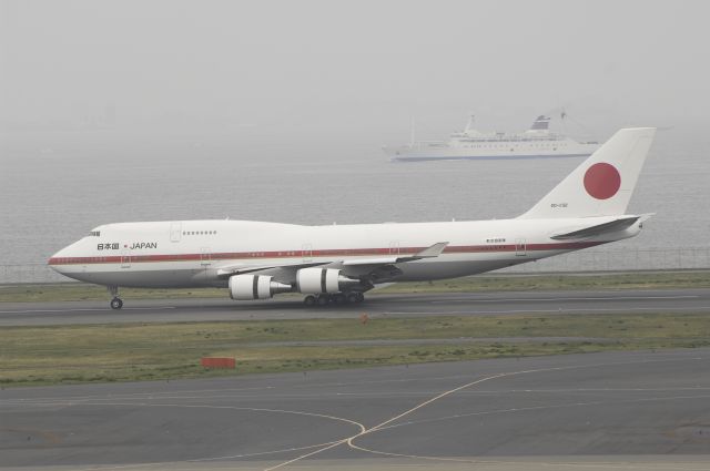 Boeing 747-400 (20-1102) - Landing at Haneda Intl Airport Rwy34R on 2013/03/29 "Japan Air Self Defence Force"