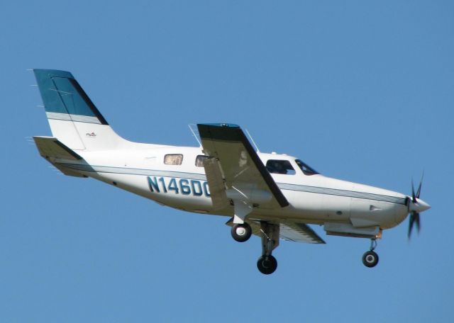 Piper Malibu Mirage (N146DG) - Landing on runway 32 at the Shreveport Regional airport.