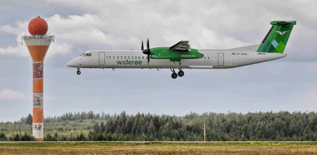 de Havilland Dash 8-400 (LN-WDM)