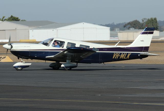 Piper Saratoga (VH-MLK)