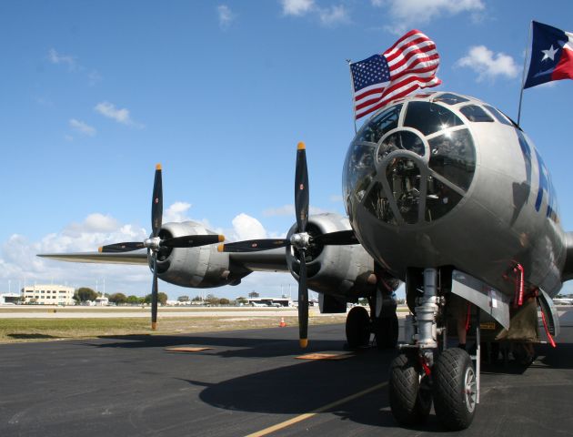 Boeing B-29 Superfortress (NX529B) - FIFI at KFXE.