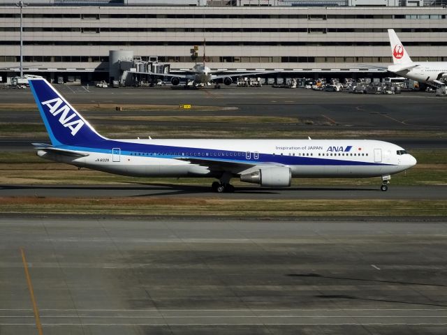 BOEING 767-300 (JA602A)