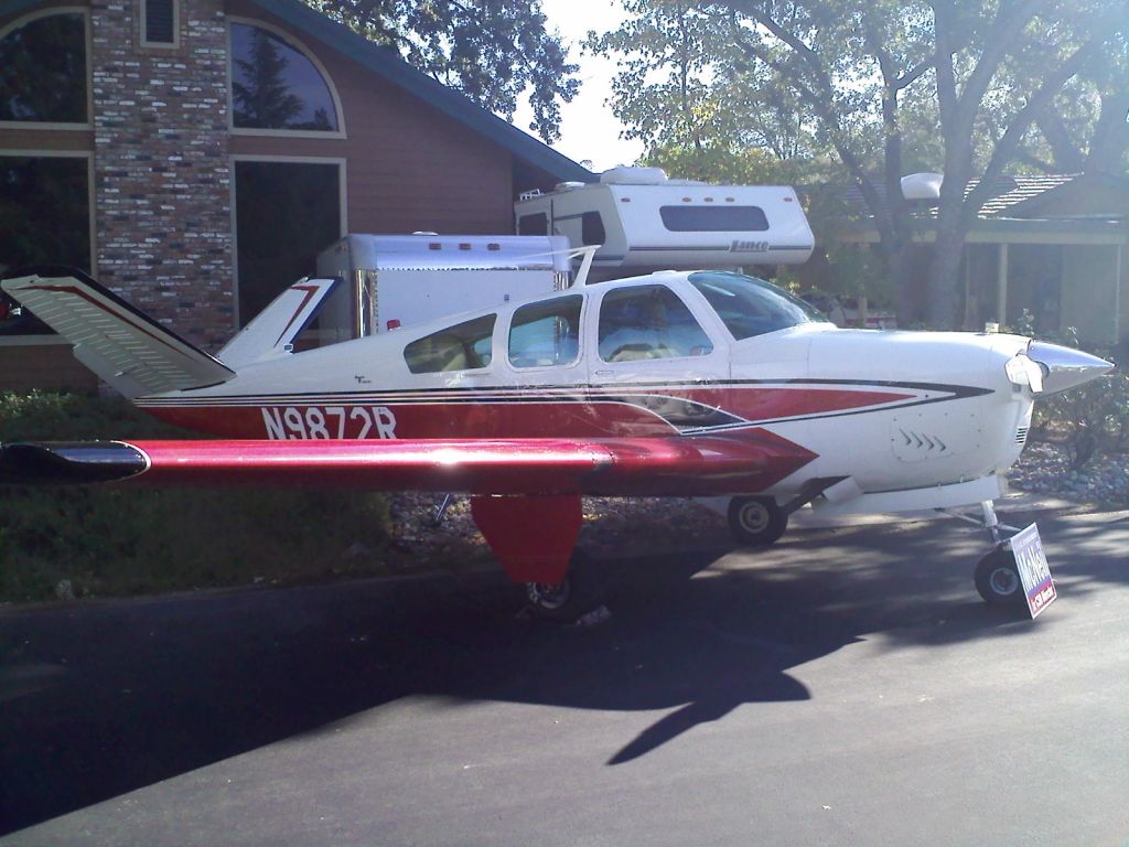 Beechcraft 35 Bonanza (N9872R)