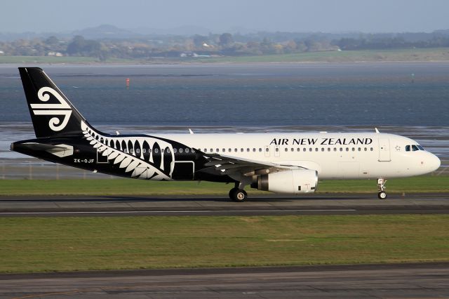 Airbus A320 (ZK-OJF)