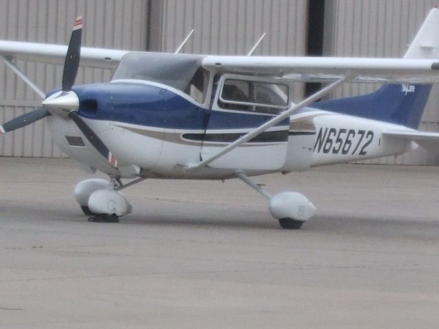 Cessna Skylane (N65672)