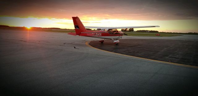 Cessna Skyhawk (N8584V)