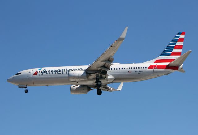 Boeing 737-800 (N949NN) - American Airlines / Boeing 737-823 / MSN 31192 / N949NN / MMMX 04/2021