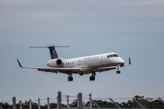 Canadair Regional Jet CRJ-700 — - KCLL arrival