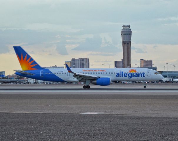 Boeing 757-200 (N901NV)